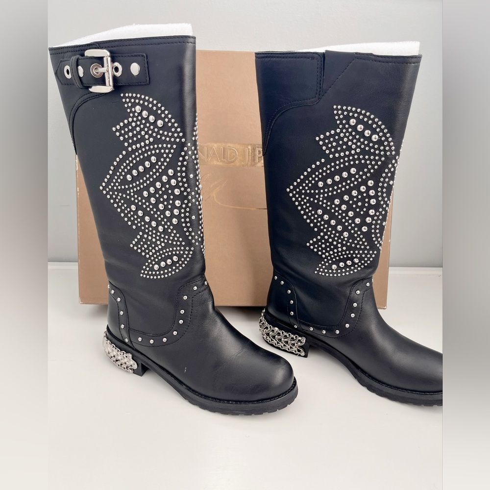 Donald Pliner MAC Boots are in excellent condition. - Picture 3 of 8